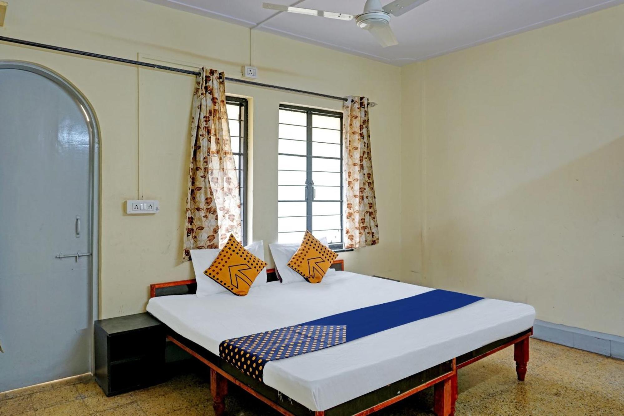 Spot On Hotel Prakash Residency, Near Hanuman Gym Ajmera Colony, Pimpri エクステリア 写真