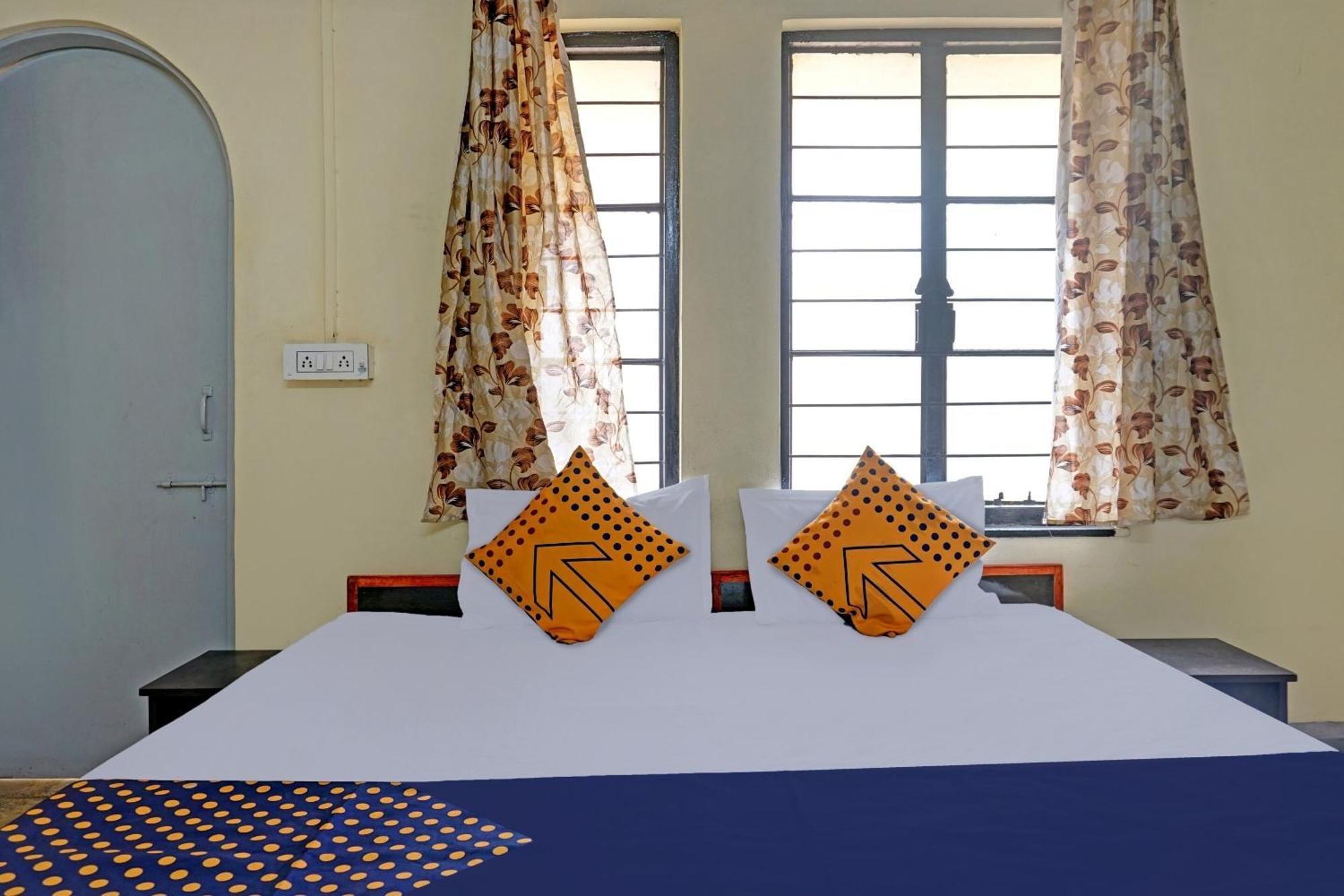 Spot On Hotel Prakash Residency, Near Hanuman Gym Ajmera Colony, Pimpri エクステリア 写真