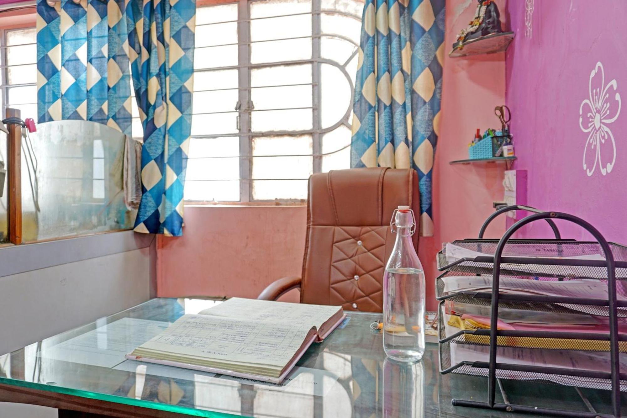 Spot On Hotel Prakash Residency, Near Hanuman Gym Ajmera Colony, Pimpri エクステリア 写真
