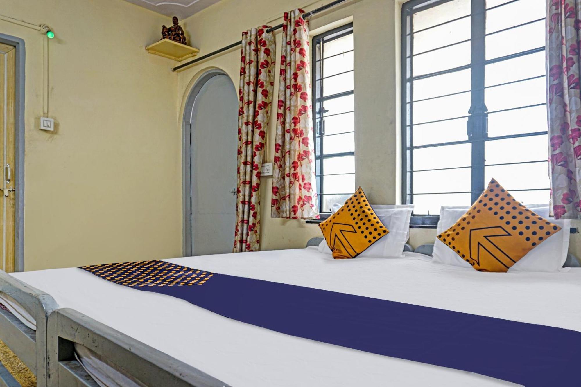 Spot On Hotel Prakash Residency, Near Hanuman Gym Ajmera Colony, Pimpri エクステリア 写真