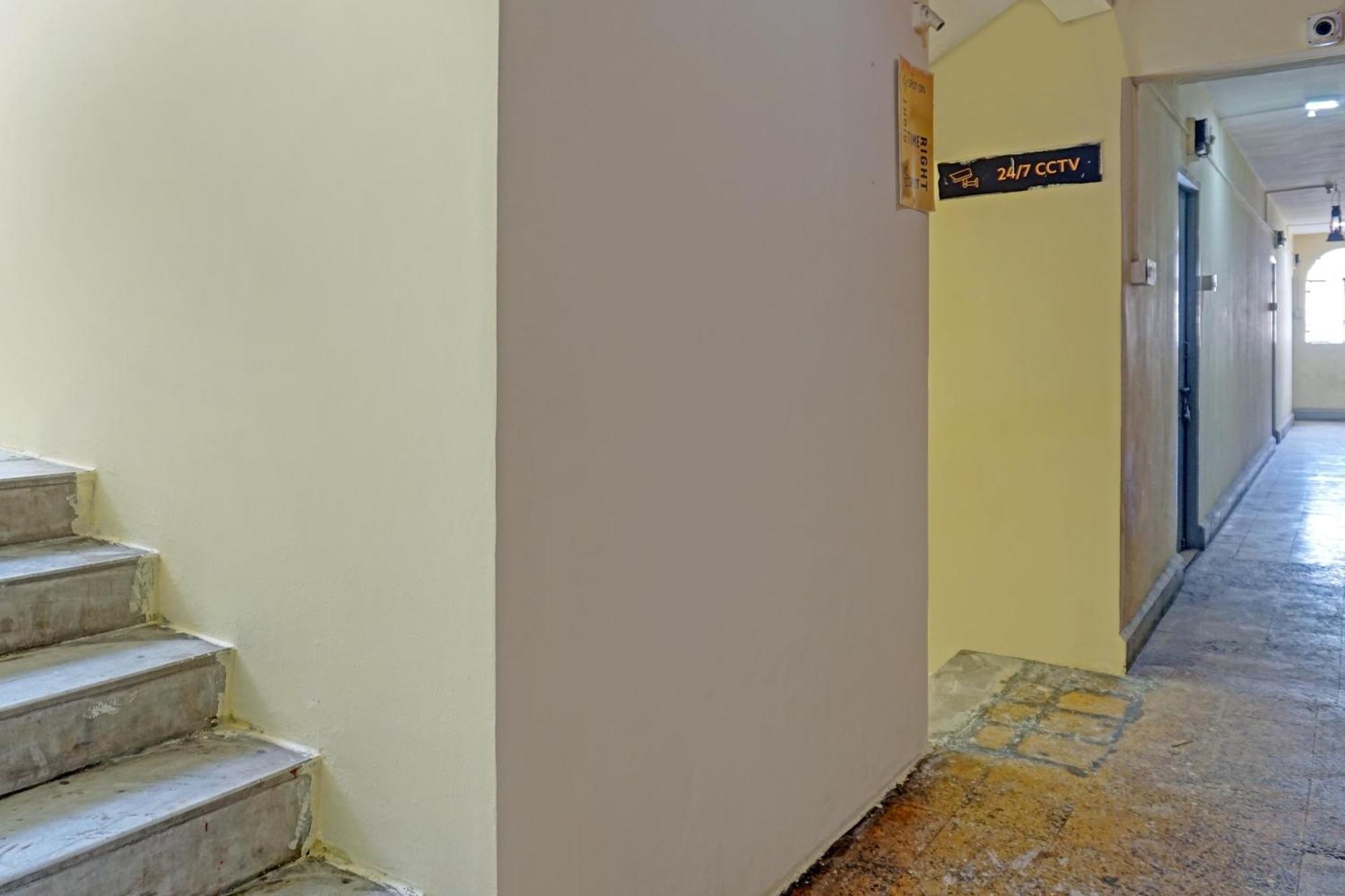 Spot On Hotel Prakash Residency, Near Hanuman Gym Ajmera Colony, Pimpri エクステリア 写真