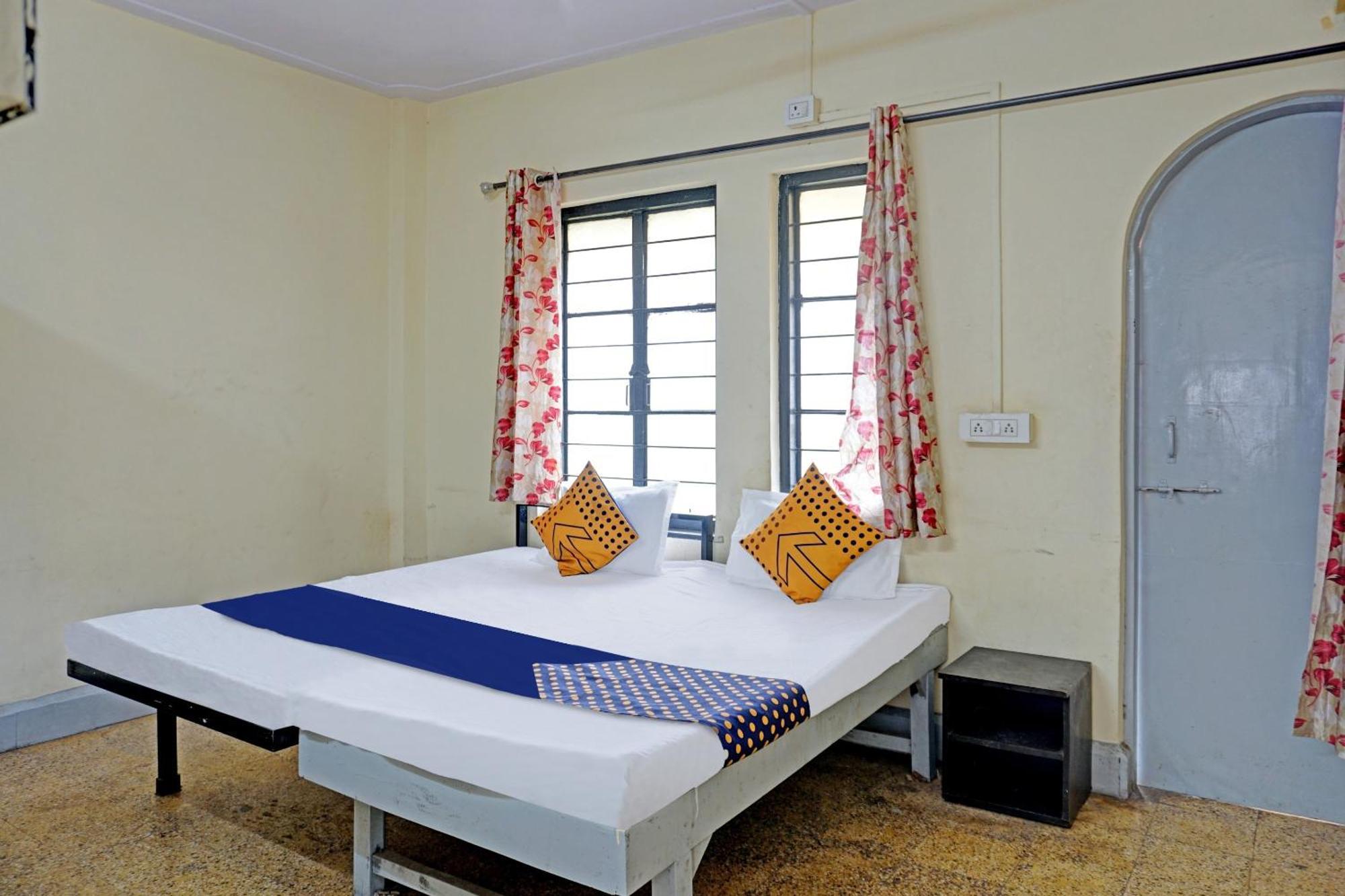 Spot On Hotel Prakash Residency, Near Hanuman Gym Ajmera Colony, Pimpri エクステリア 写真
