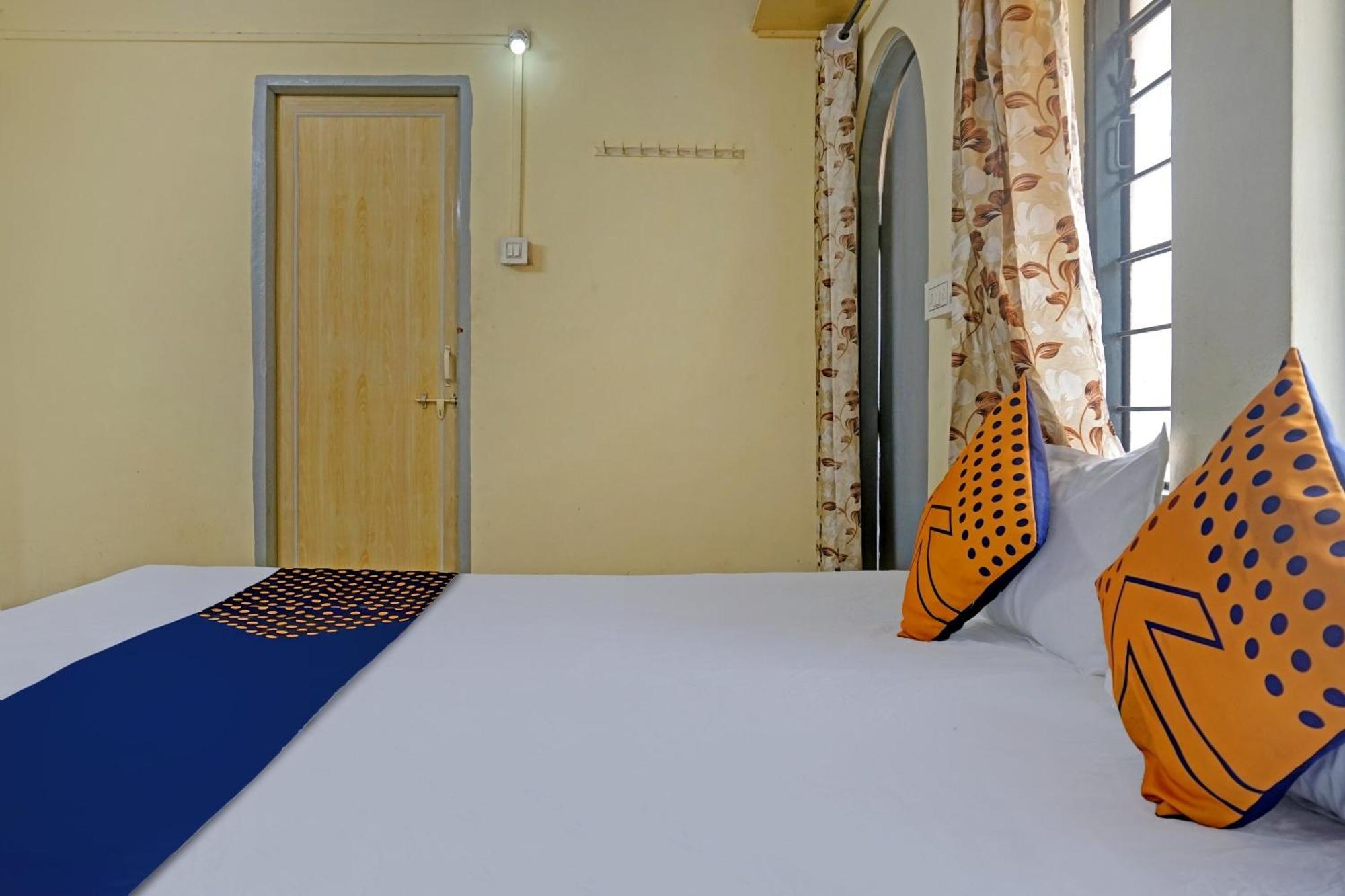 Spot On Hotel Prakash Residency, Near Hanuman Gym Ajmera Colony, Pimpri エクステリア 写真